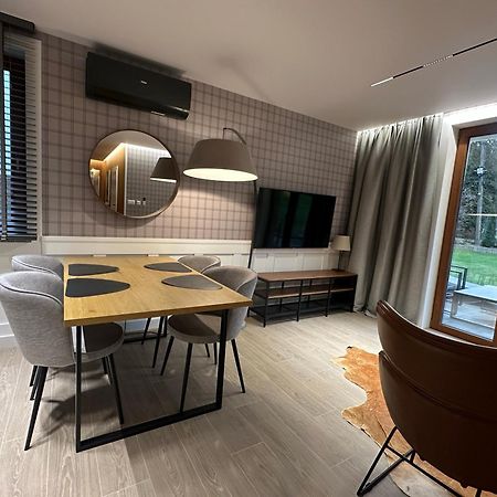 שצ'צ'ירק Villa Monica Apartamenty מראה חיצוני תמונה