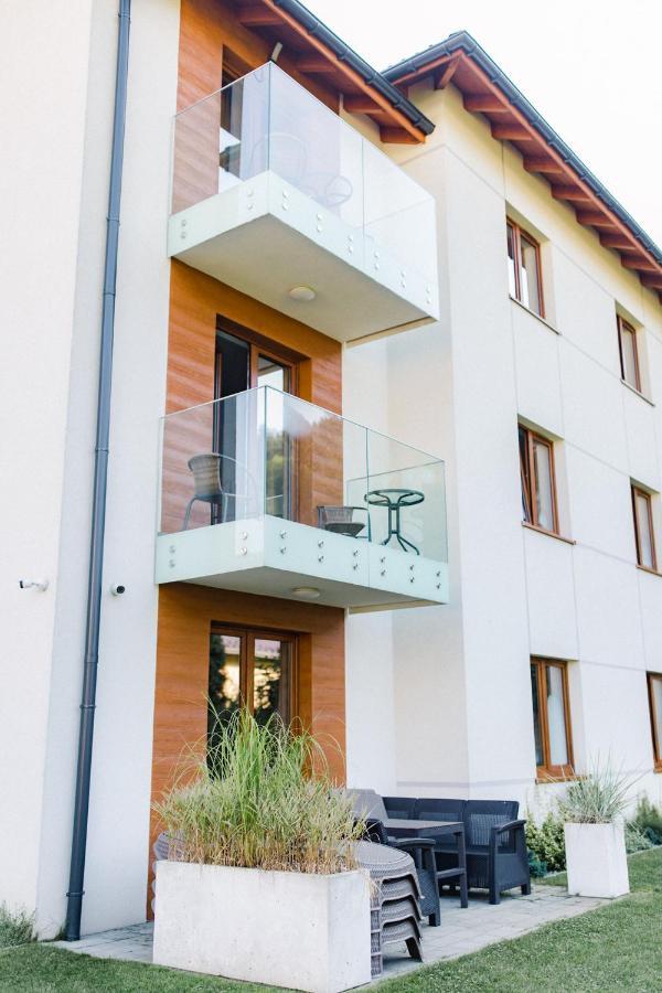 שצ'צ'ירק Villa Monica Apartamenty מראה חיצוני תמונה