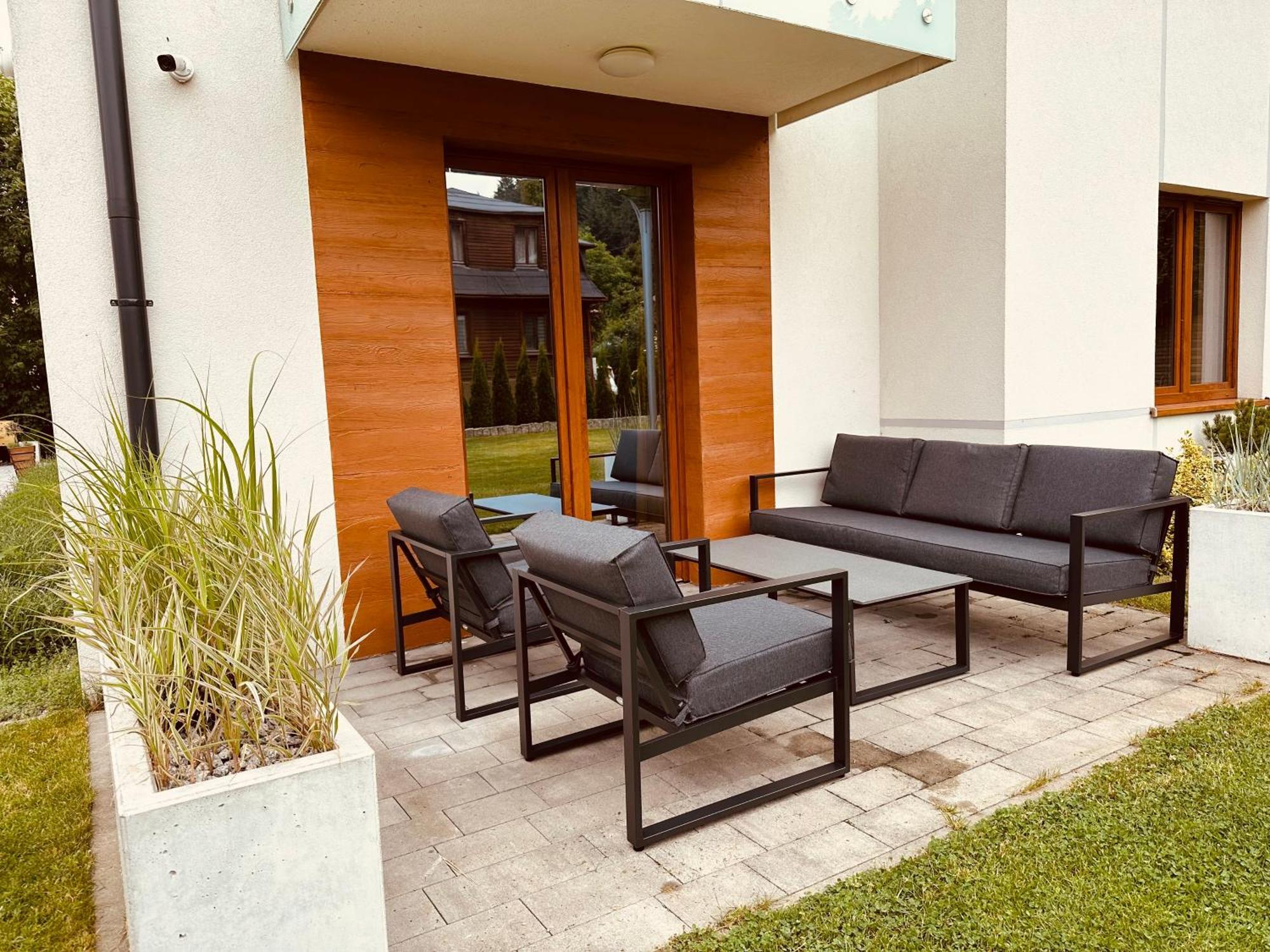 שצ'צ'ירק Villa Monica Apartamenty מראה חיצוני תמונה
