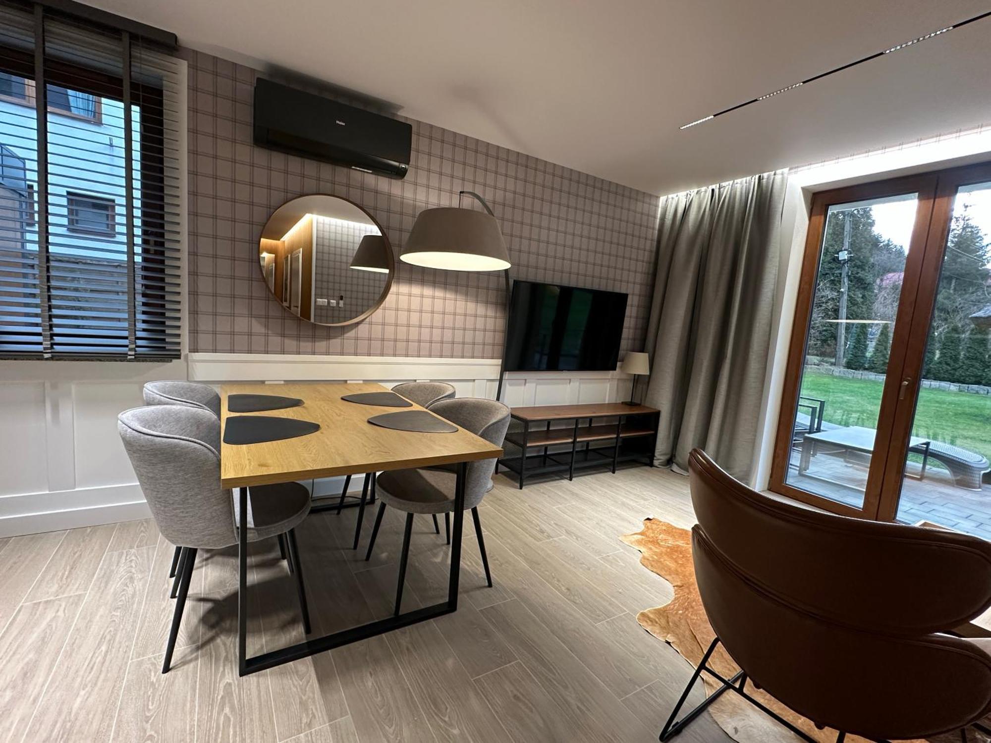 שצ'צ'ירק Villa Monica Apartamenty מראה חיצוני תמונה